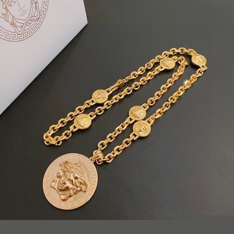 VERSACE